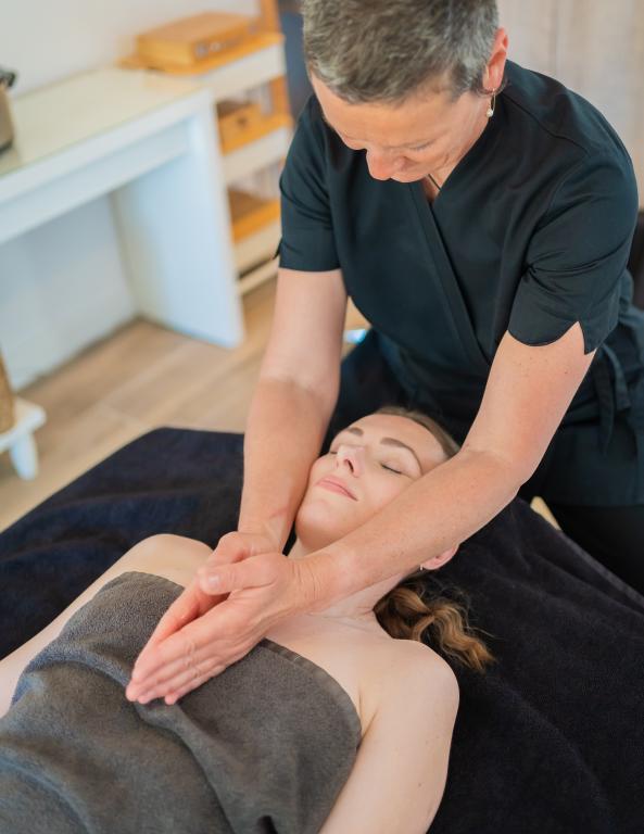 Photo numéro 1 de la galerie de Estelle Liely : Masseur bien-être à Vinsobres. Prendre RDV