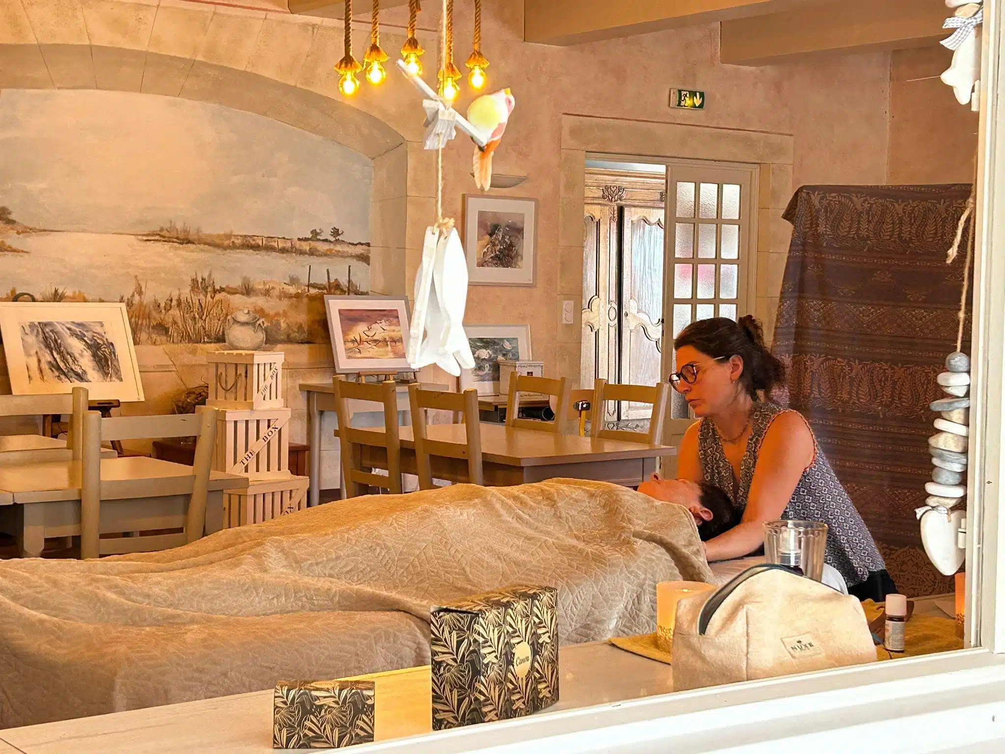 Photo numéro 6 de la galerie de Adélaïde Levasseur : Masseur bien-être à Langlade. Prendre RDV