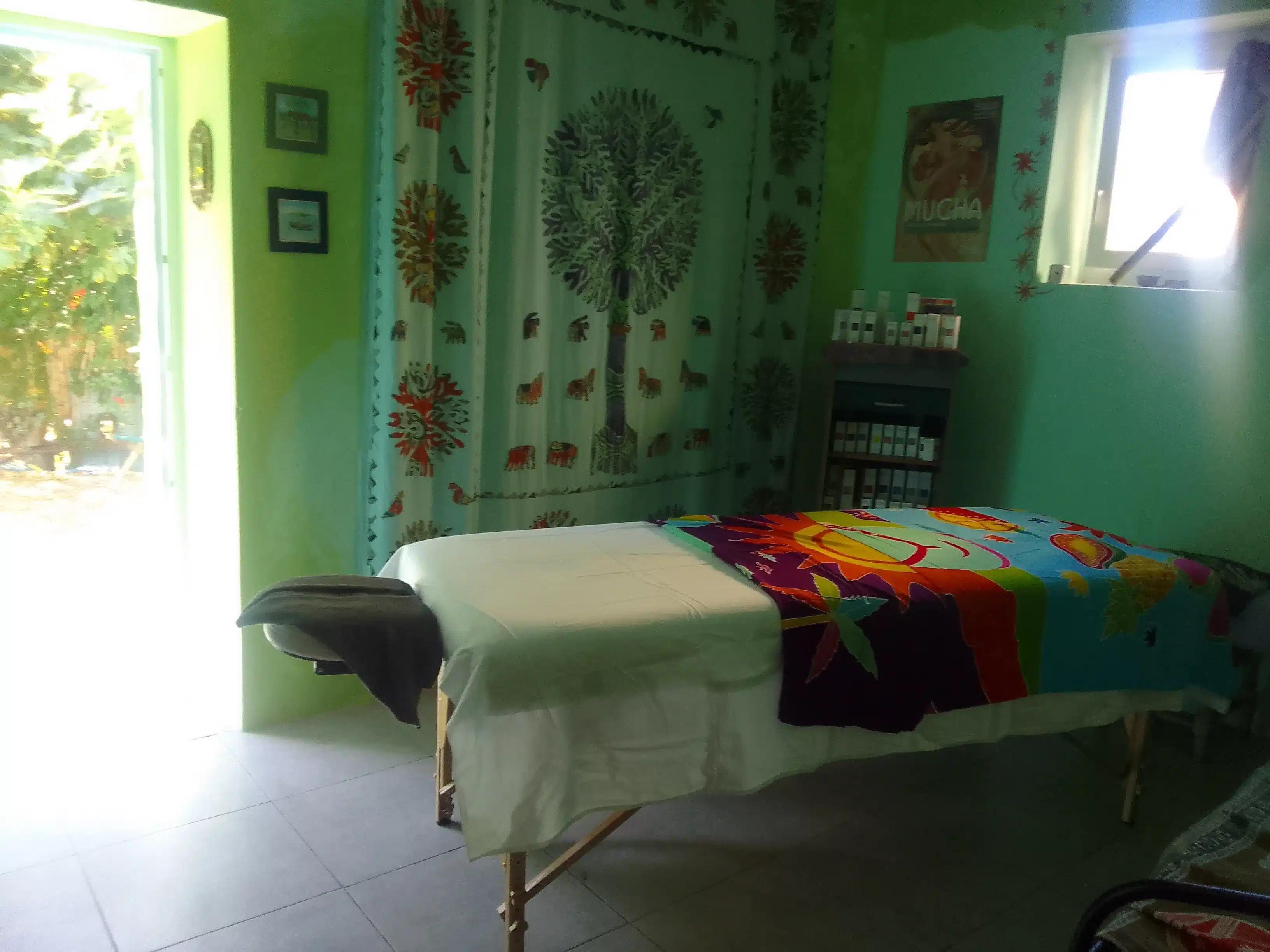 Photo numéro 1 de la galerie de Françoise Santelli : Masseur bien-être à Zilia. Prendre RDV