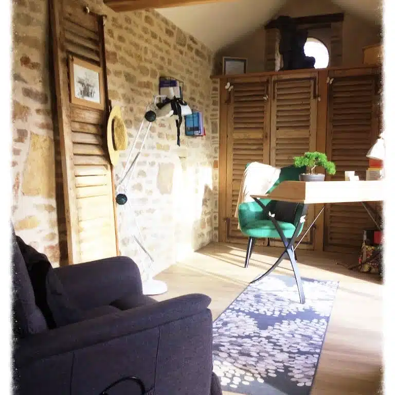 Photo numéro 1 de la galerie de Nelly Osten : Hypnothérapeute à Ruffey-lès-Beaune. Prendre RDV