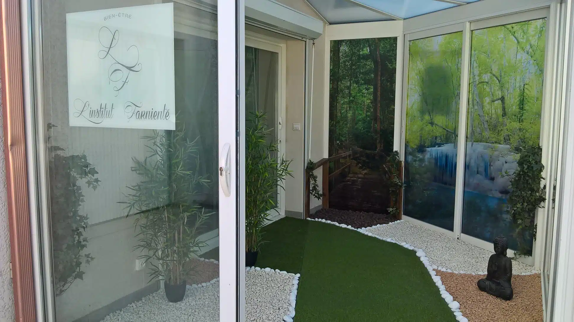 Photo numéro 1 de la galerie de Laura Farnier : Masseur bien-être à Romans-sur-Isère. Prendre RDV