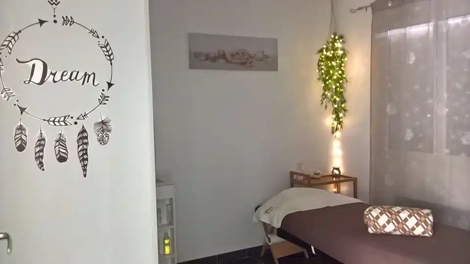 Photo numéro 2 de la galerie de Laura Farnier : Masseur bien-être à Romans-sur-Isère. Prendre RDV