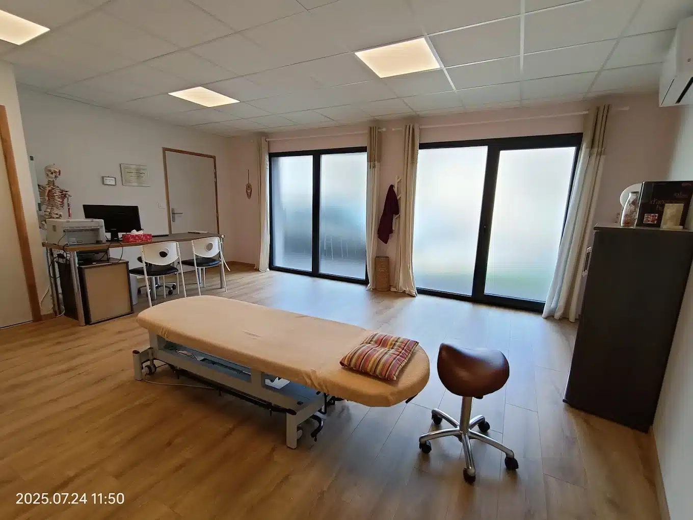 Photo numéro 3 de la galerie de Chloé Simon : Ostéopathe à Ruy-Montceau. Prendre RDV