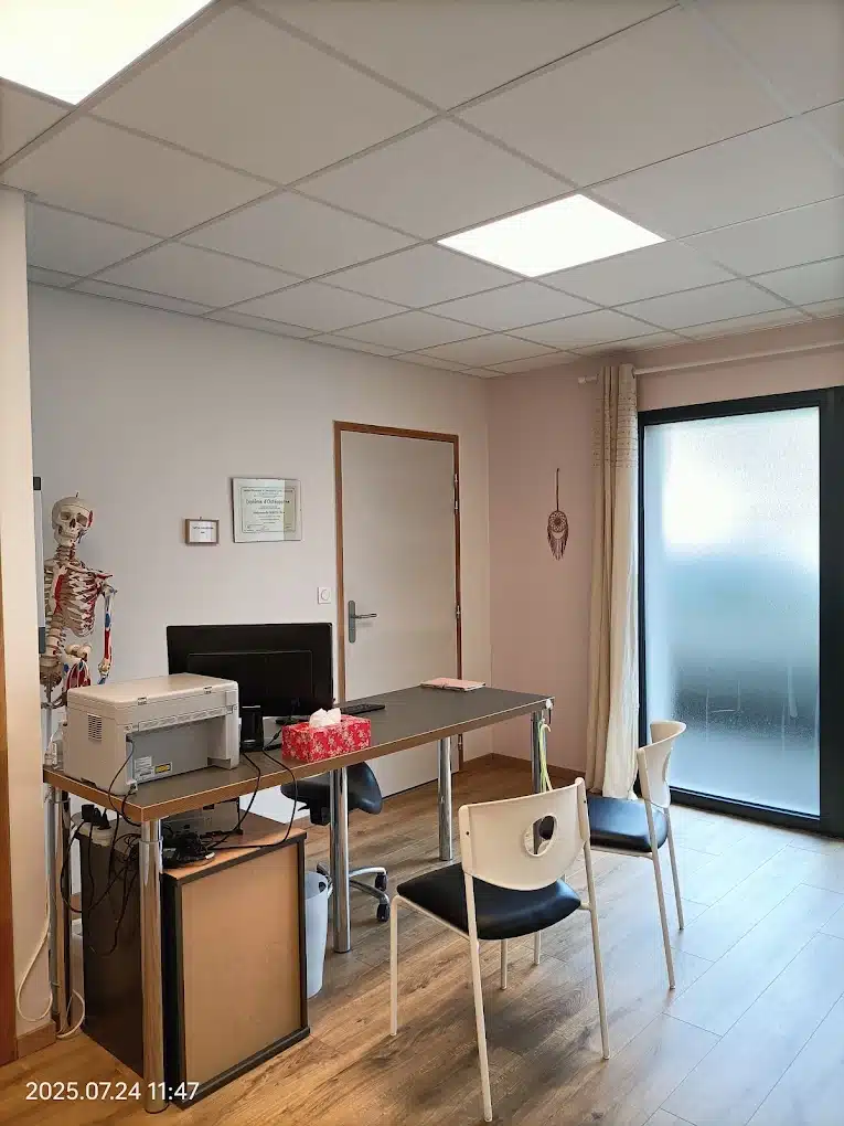 Photo numéro 4 de la galerie de Chloé Simon : Ostéopathe à Ruy-Montceau. Prendre RDV