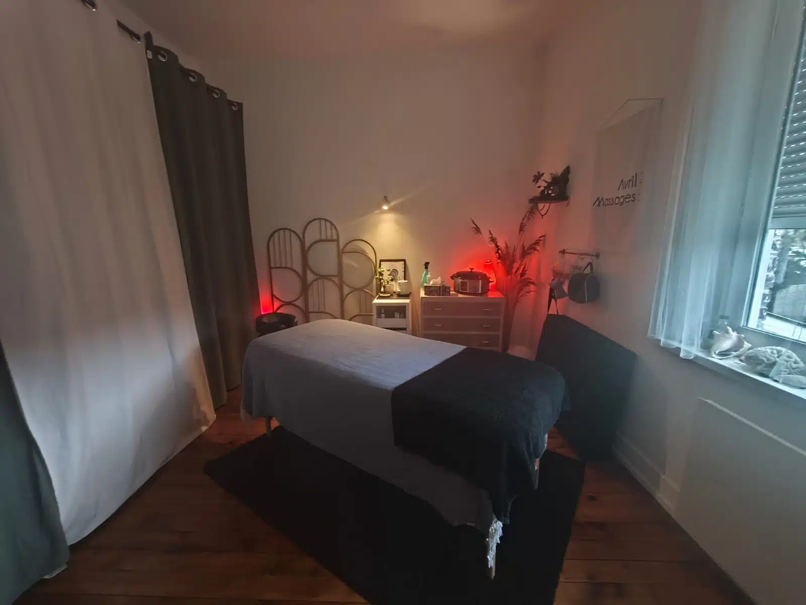 Photo numéro 3 de la galerie de Avril  Massages : Masseur bien-être à Lille. Prendre RDV