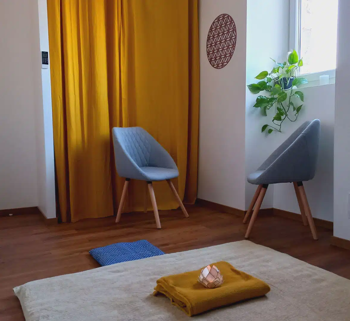 Photo numéro 1 de la galerie de Elsa Dupré : Thérapeute psycho-corporel à Puygouzon. Prendre RDV