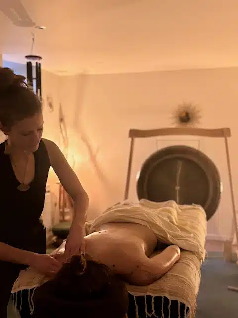 Photo numéro 2 de la galerie de Chloée Malisa : Masseur bien-être à Reims. Prendre RDV